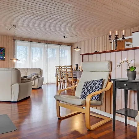 Holiday home In Ebeltoft With Kitchen Oksenmolle