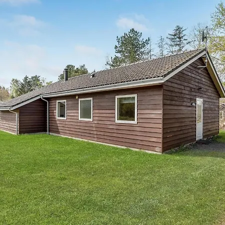 In Ebeltoft With Kitchen Holiday home Oksenmolle